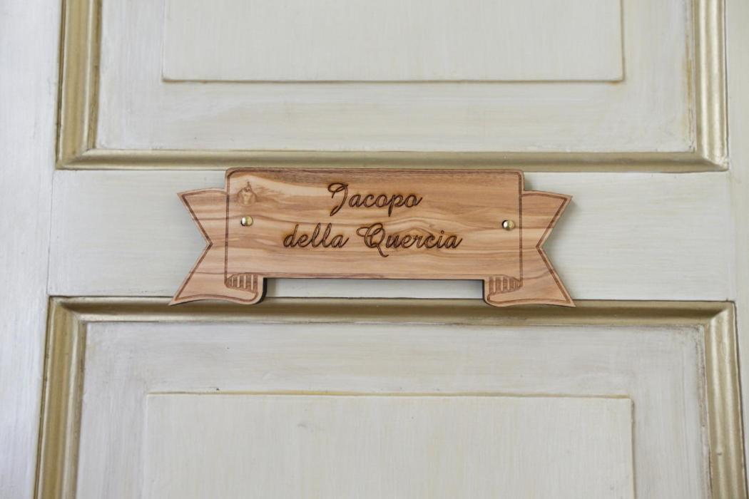 Residenza D'Epoca Montanini Bed & Breakfast เซียนา ภายนอก รูปภาพ