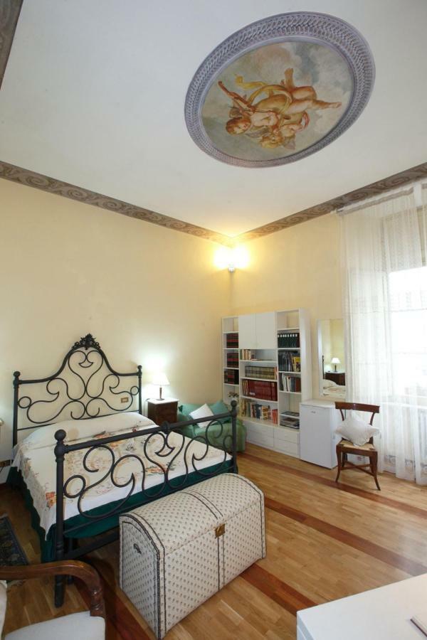 Residenza D'Epoca Montanini Bed & Breakfast เซียนา ภายนอก รูปภาพ